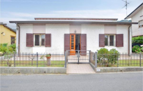2 Bedroom Awesome Home In Piano Di Mommio Mommio